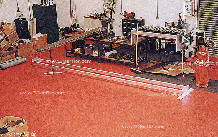 紅色車(chē)間地板膠鋪裝